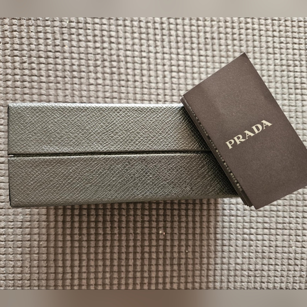 Prada Box - Picture 6 of 7